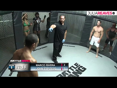 ❤️ Ultimate Fighter ቀለበቱ ውስጥ ከተጣላ በኋላ አንዲት ቁጥር ሴትን ትበዳለች። ❤️  በፖርኖ %am.pi-porno.ru ☑